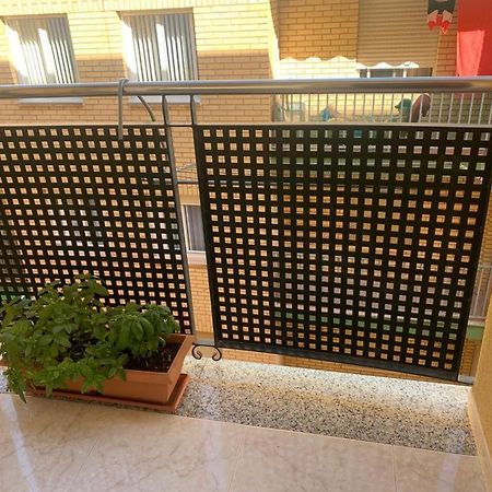 Alquilo Hermoso Apartamento En La Paradisiaca Oropesa Del Mar, 2Habitaciones, 1 Bano, Cocina, Salon, Aire Acondicionado Y Balcon A 400 Metros De La Playa Morro De Gos, Muy Cerca De Supermercados, Comercios Y Bares Exterior photo