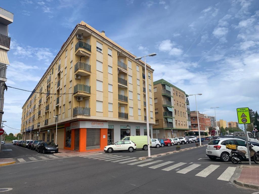Alquilo Hermoso Apartamento En La Paradisiaca Oropesa Del Mar, 2Habitaciones, 1 Bano, Cocina, Salon, Aire Acondicionado Y Balcon A 400 Metros De La Playa Morro De Gos, Muy Cerca De Supermercados, Comercios Y Bares Exterior photo