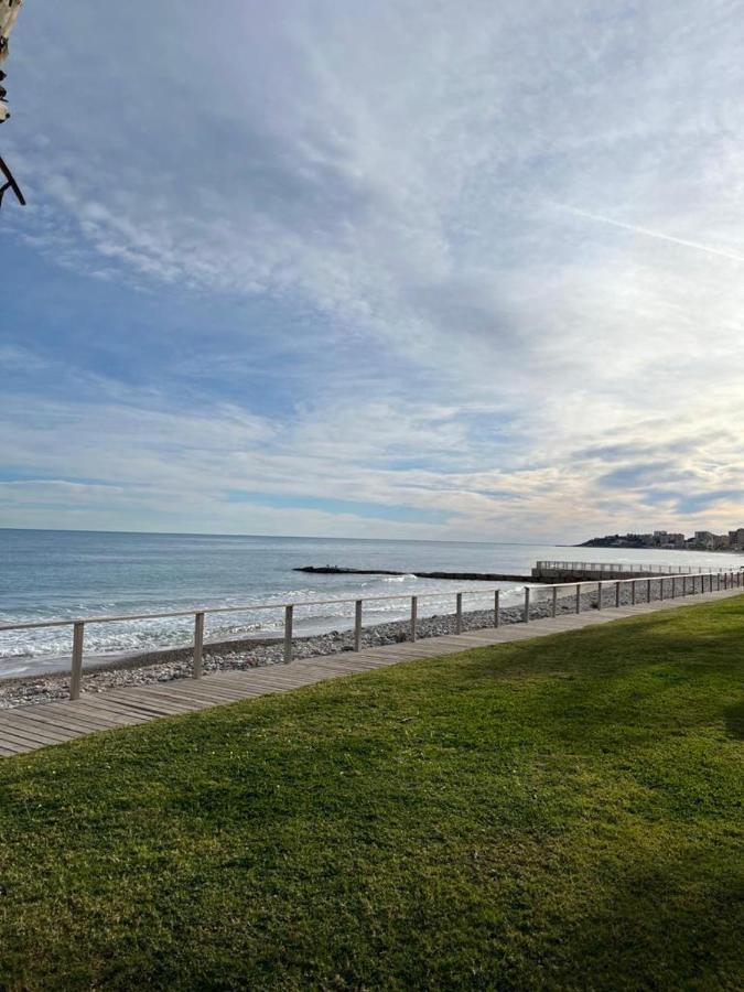 Alquilo Hermoso Apartamento En La Paradisiaca Oropesa Del Mar, 2Habitaciones, 1 Bano, Cocina, Salon, Aire Acondicionado Y Balcon A 400 Metros De La Playa Morro De Gos, Muy Cerca De Supermercados, Comercios Y Bares Exterior photo